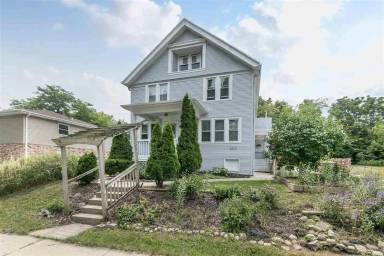 Main picture of 8831 W Maple St