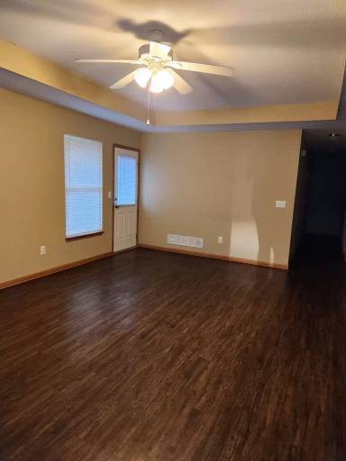 Main picture of 405 SE Chelsey Ln