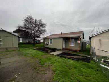 Main picture of 558 S Walnut St