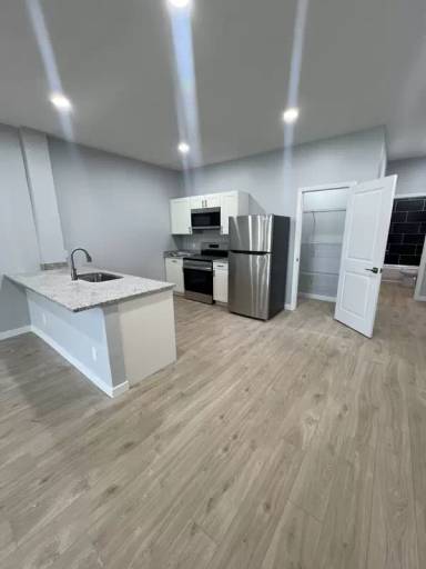 Main picture of 3982 Superior Ave