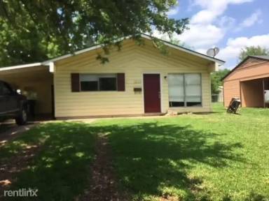 Main picture of 3217 Gay Blvd