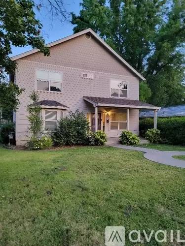 Main picture of 525 W 1st Ave