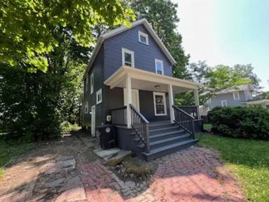 Main picture of 353 Talbot Ave