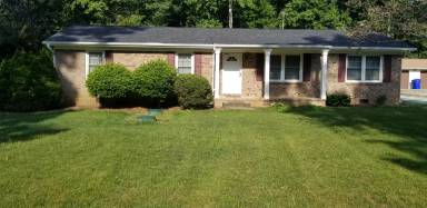 Main picture of 604 Mace Rd