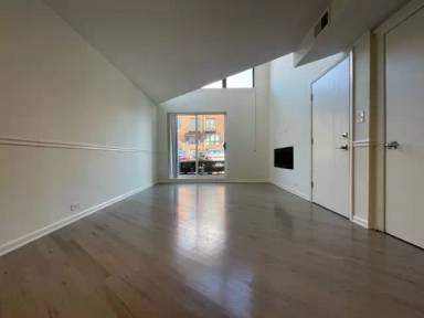 Main picture of 954 W Grace St