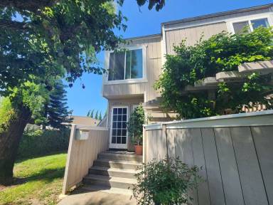Main picture of 2945 S Fairview St