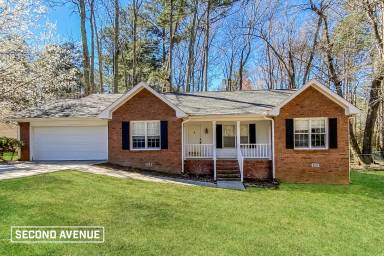 Main picture of 180 Winona Dr