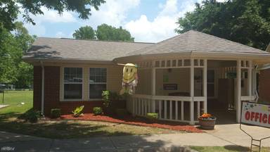 Main picture of GardenWalk of Booneville