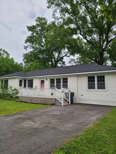 Main picture of 224 Blossom St