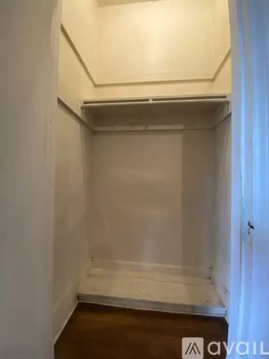 Main picture of 410 S George St