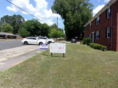 Main picture of 1045 W Meadow Drive