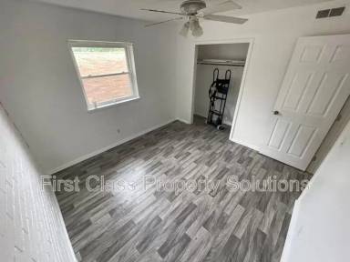 Main picture of 1731 NW 32nd St