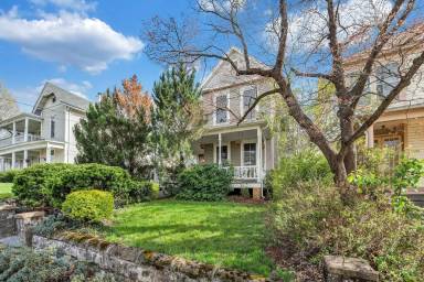 Main picture of 382 Albemarle Ave SW