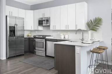 Main picture of 801 W Adams St