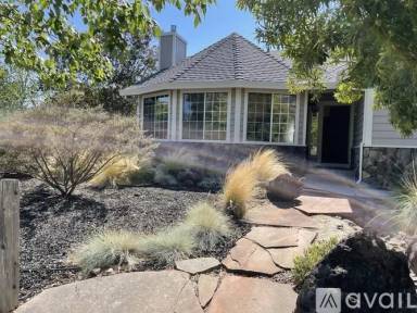 Main picture of 1099 Lombardi Ln