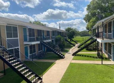 Main picture of 102 Oakdale Ct