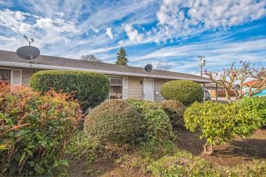 Main picture of 438 SE 11th Ave