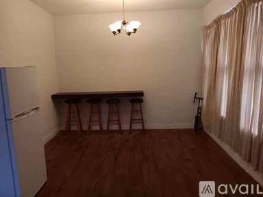 Main picture of 301 E Brin St