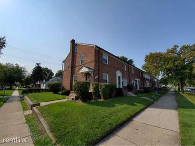 Main picture of 1720 E Outer Dr