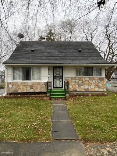 Main picture of 909 Barrie Ave