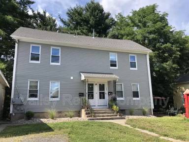 Main picture of 245 South St