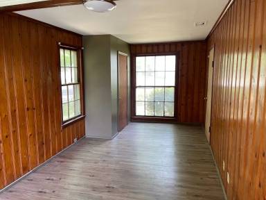 Main picture of 2741 Essex St