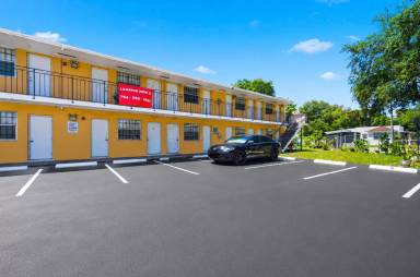 Main picture of 750 NW 56th St