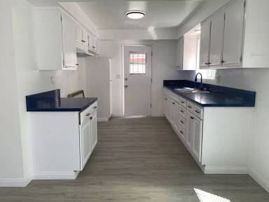 Main picture of 4334 W 145th St