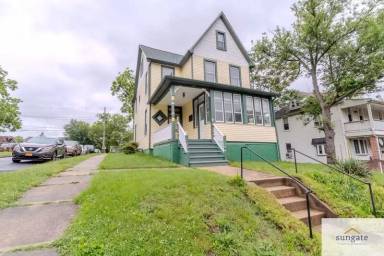 Main picture of 2900 E Strathmore Ave