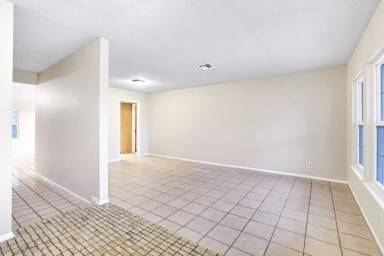 Main picture of 8138 Raritan St