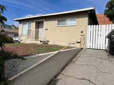 Main picture of 717 Harding Ave