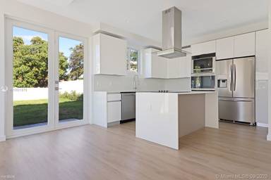 Main picture of 1515 NE 110th St