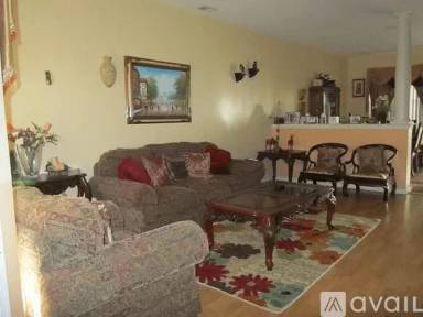 Main picture of 703 Dahlia Cir