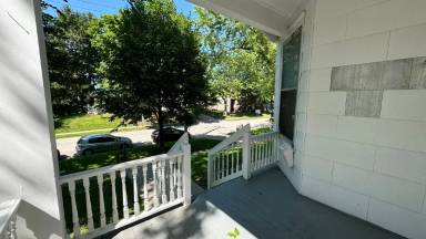 Main picture of 919 E Washington St