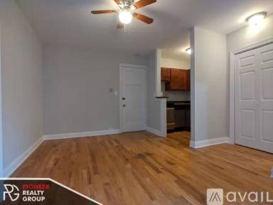 Main picture of 837 W Wolfram Apartments