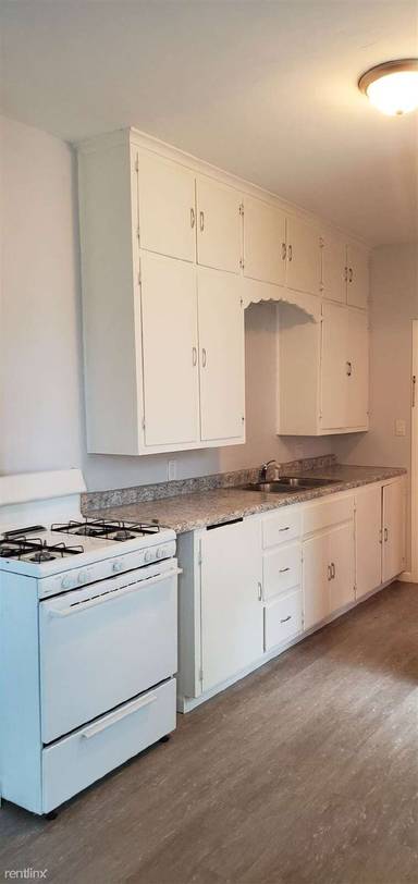Main picture of 843 Shawano Ave