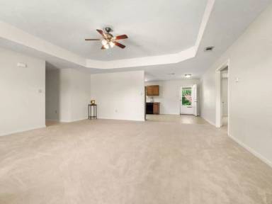 Main picture of 112 Mayhaw St