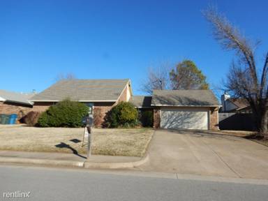 Main picture of 112 N Grand Fork Dr