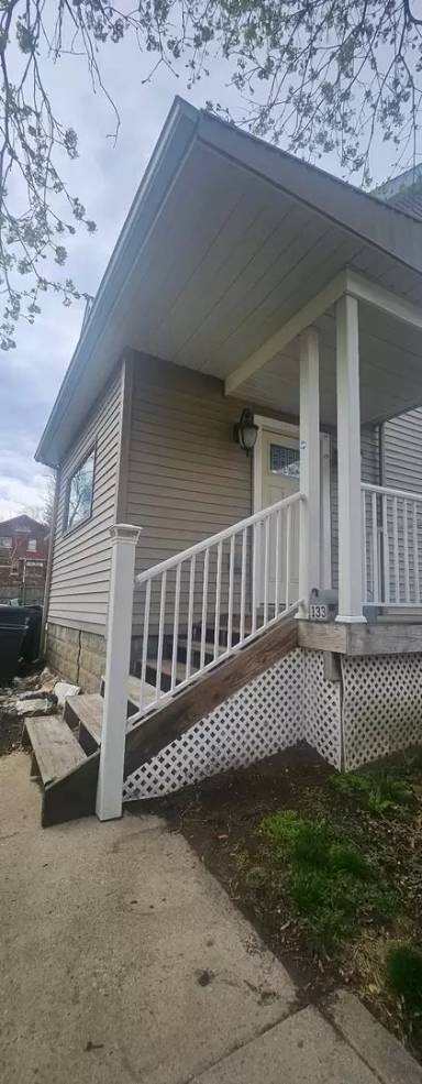Main picture of 133 S Chicago Ave