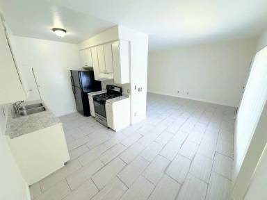 Main picture of 14223 Delano St