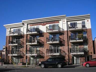 Main picture of 1001 N State St