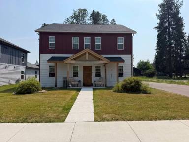 Main picture of 715 Cottonwood Ct