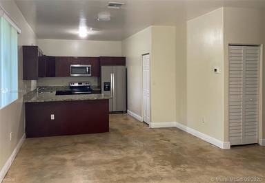 Main picture of 10129 W Jessamine St