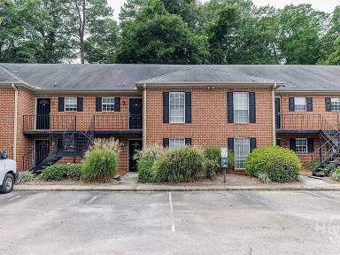 Main picture of 1055 Baxter St