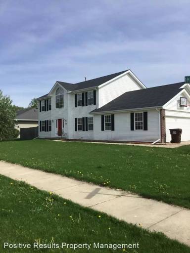 Main picture of 558 Moloney Dr
