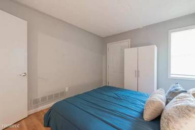 Main picture of 994 Creekdale Dr