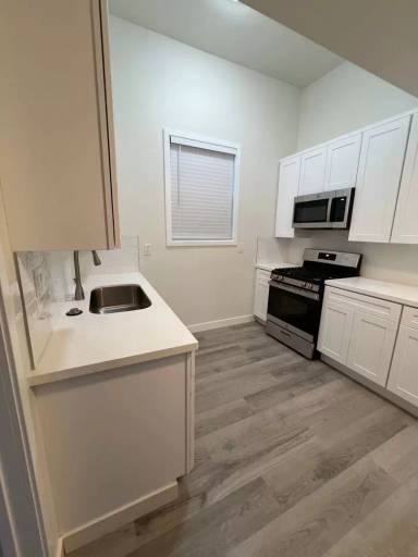 Main picture of 617 W 76th St