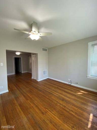Main picture of 2651 N Marshfield Ave