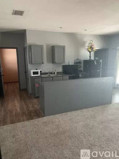 Main picture of 6652 Yorktown Blvd