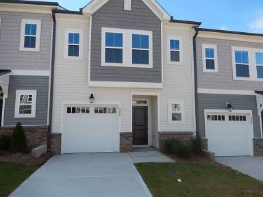 Main picture of 838 Oak Center Dr
